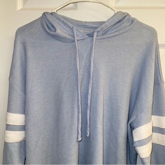 Hollister hooded shirt - Picture 2 of 6
